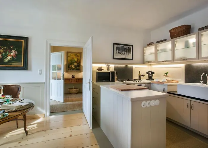 Garden Lichtenstein - Your Austrian アルタウスゼー